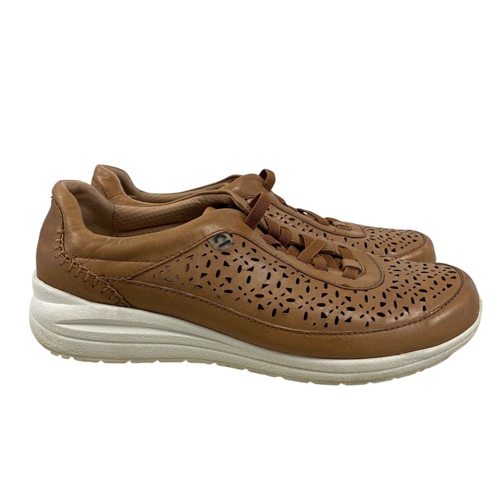 Earth Shoes 9 Wide Womens Brown Perforated‎ Leather Slip On Sneaker Nimble Viva